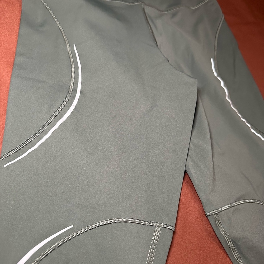 Lululemon Base Pace & Rulu Set - Picture 3 of 6